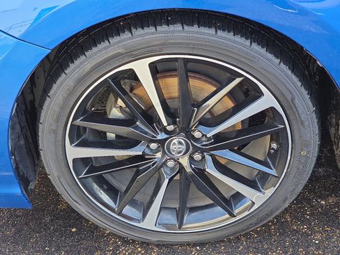 Used 2018 Toyota Camry XSE image 6