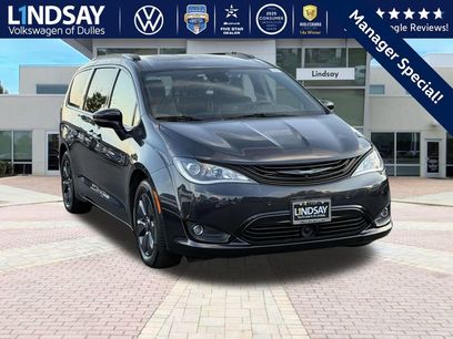 Used 2019 Chrysler Pacifica Limited w/ Advanced Safetytec Group