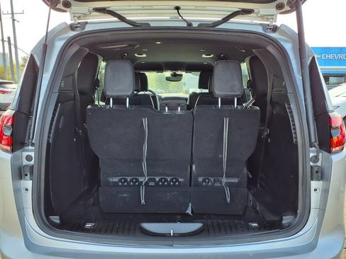 Used 2026 Chrysler Pacifica Select FWD image 10