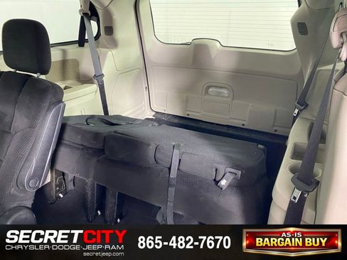 Used 2014 Dodge Grand Caravan SXT FWD image 24
