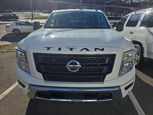Used 2020 Nissan Titan SV w/ SV Convenience Package image 2