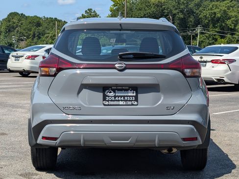 Used 2024 Nissan Kicks SV FWD image 8