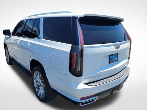 Used 2021 Cadillac Escalade Premium Luxury AWD/4WD image 4