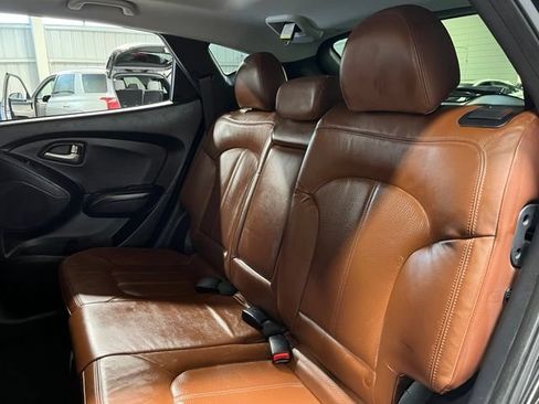 Used 2011 Hyundai Tucson Limited w/ Premium Pkg 3 FWD image 17
