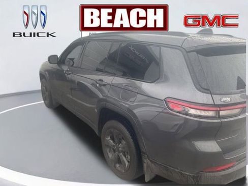 Used 2025 Jeep Grand Cherokee L Altitude RWD image 4