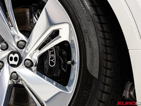 Used 2024 Bentley Bentayga AWD/4WD image 21