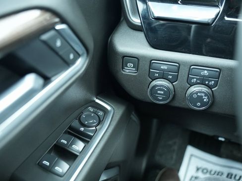 Used 2025 Chevrolet Silverado 1500 LT image 26