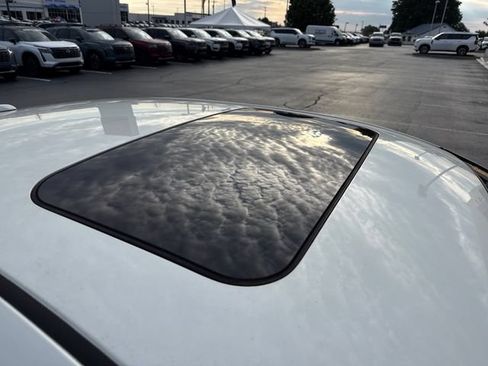 Used 2017 Nissan Altima 2.5 SL FWD image 2