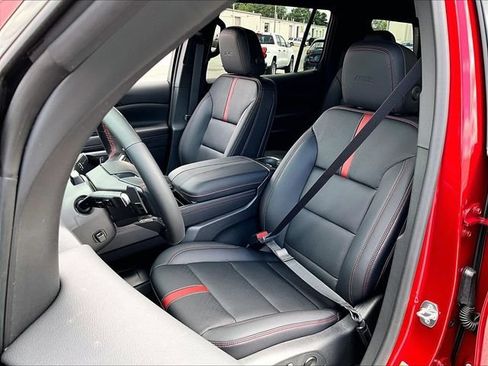 New 2026 Chevrolet Traverse RS w/ LPO, Floor Liner Package AWD/4WD image 10