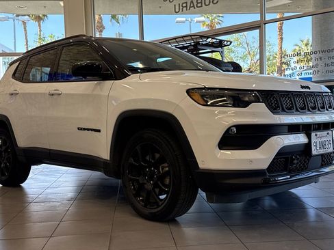 Used 2023 Jeep Compass Altitude w/ Convenience Group image 7