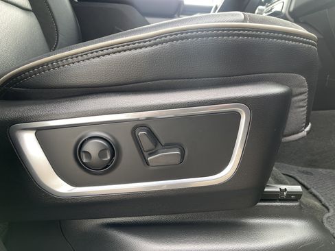 Used 2024 RAM 1500 Laramie image 44