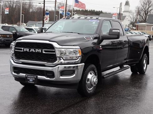 Used 2024 RAM 3500 Tradesman w/ Chrome Appearance Group image 15