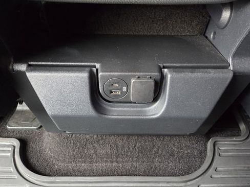 Used 2021 Ford F150 Lariat w/ Equipment Group 501A Mid image 19