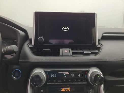 Used 2024 Toyota RAV4 XLE image 24