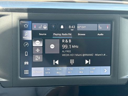 Used 2023 Chrysler Voyager LX FWD image 16