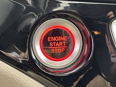 Used 2018 Honda Pilot Touring image 26