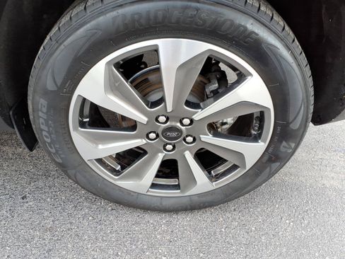 Used 2025 Ford Escape Platinum AWD/4WD image 13