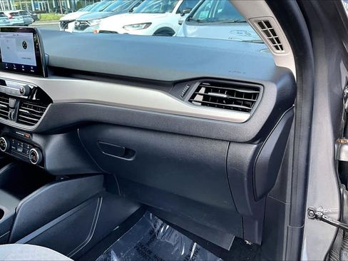 Used 2022 Ford Escape SE FWD image 18