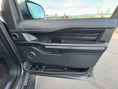 Used 2018 Ford Expedition Platinum AWD/4WD image 14