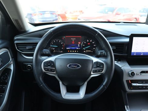 Used 2023 Ford Explorer XLT w/ Equipment Group 202A image 18