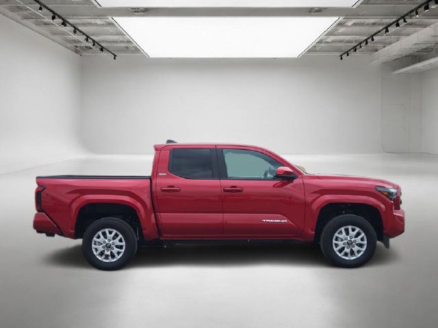 Used 2026 Toyota Tacoma SR5 AWD/4WD image 7