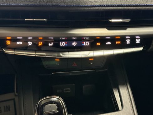 Used 2025 Cadillac XT4 Sport w/ LPO, Onyx Lite Package FWD image 32
