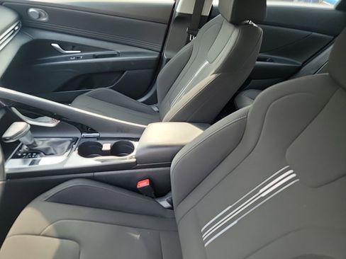 Used 2023 Hyundai Elantra SEL w/ Convenience Package FWD image 7