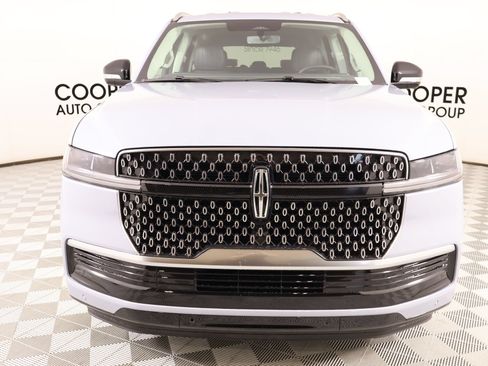 New 2026 Lincoln Navigator Premiere AWD/4WD image 10