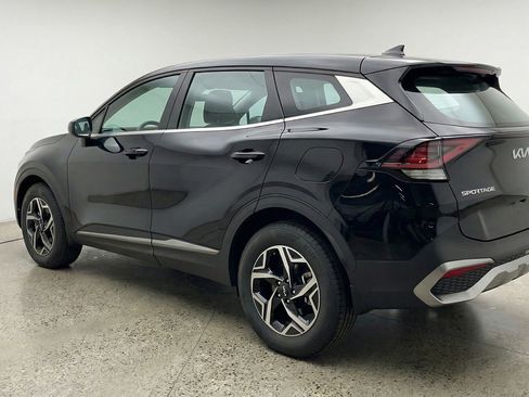 Used 2025 Kia Sportage LX image 6