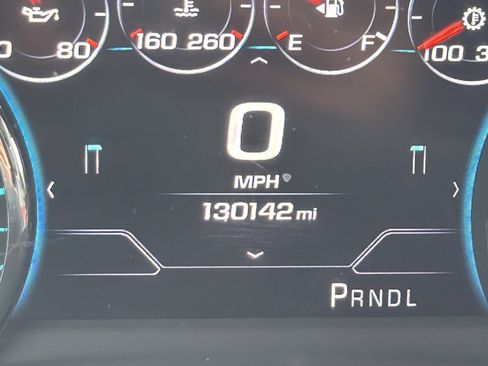 Used 2017 Chevrolet Suburban LT image 22