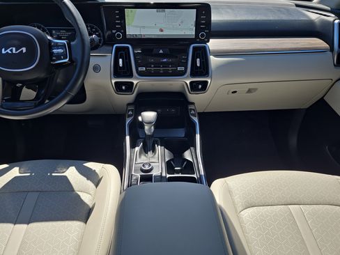 Certified 2023 Kia Sorento EX image 14