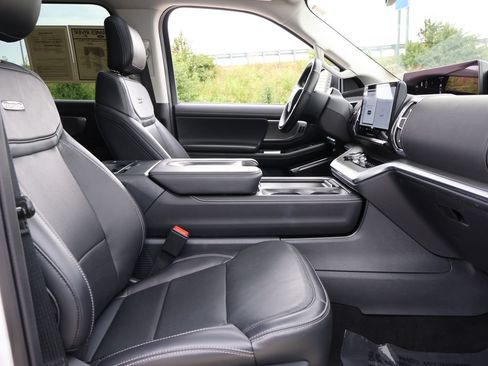 Certified 2025 Ford Expedition Max Platinum AWD/4WD image 10