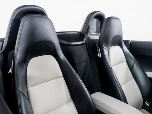 Used 2022 Porsche 718 Boxster S image 30