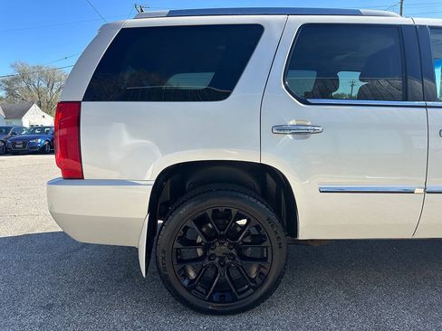 Used 2014 Cadillac Escalade Platinum AWD/4WD image 7