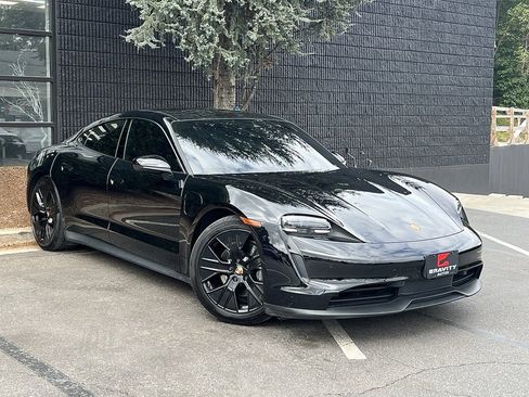 Used 2021 Porsche Taycan image 6