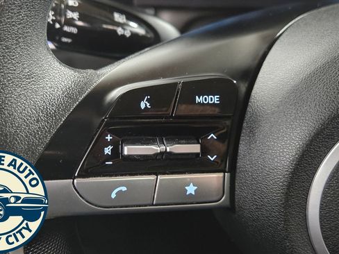 Used 2024 Hyundai Elantra Blue image 12