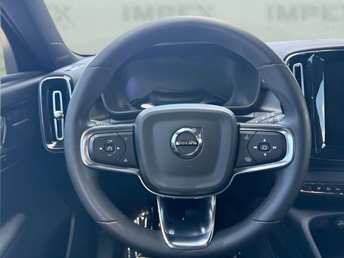 Used 2023 Volvo XC40 Recharge Ultimate AWD/4WD image 15