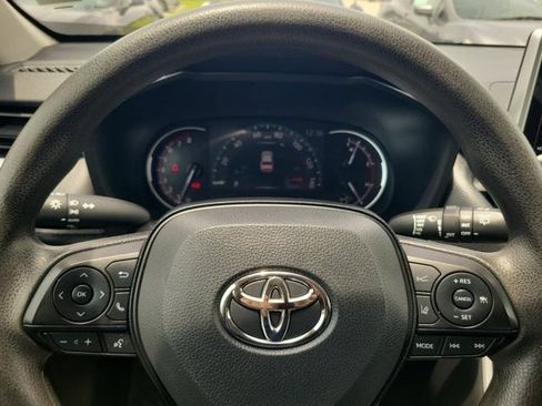 Used 2024 Toyota RAV4 XLE FWD image 25