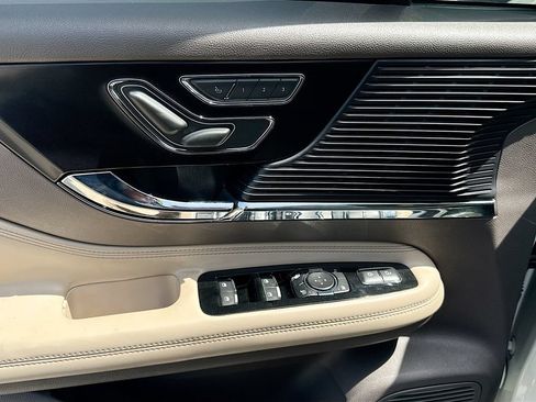 Used 2021 Lincoln Corsair FWD image 18