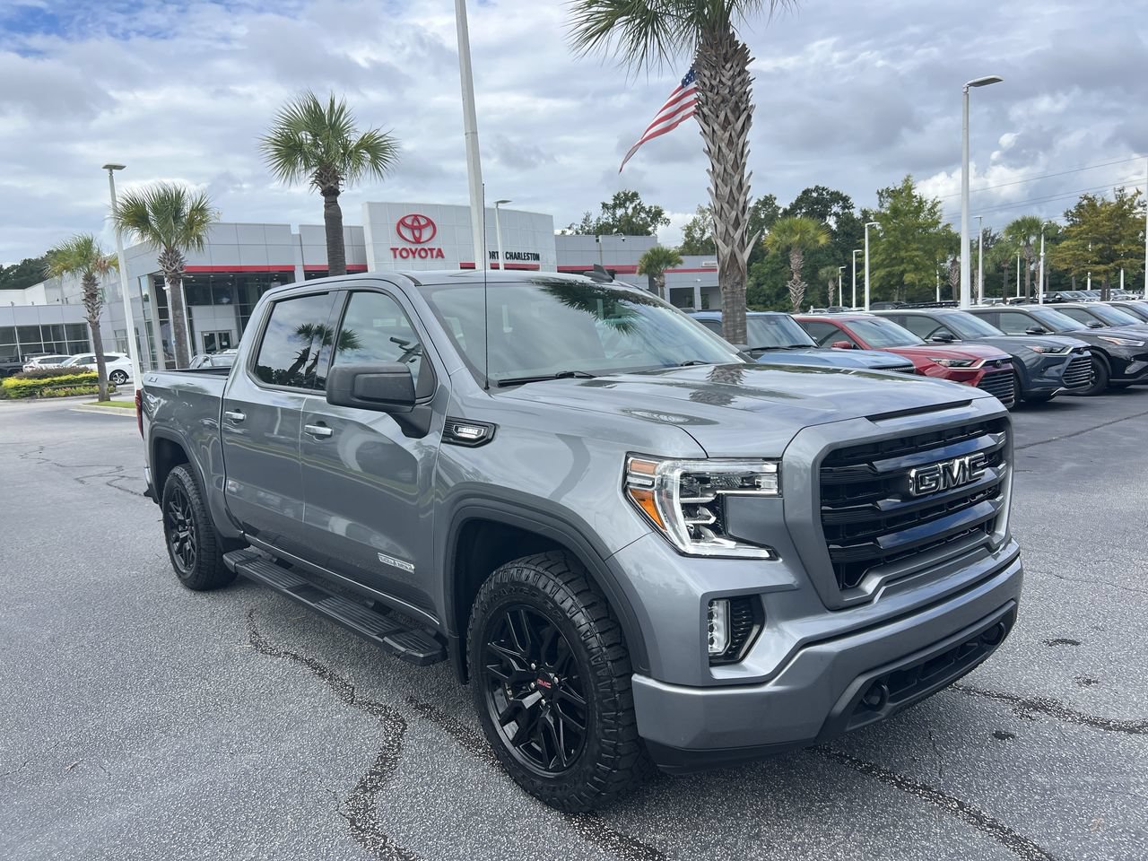 Used 2021 GMC Sierra 1500 Elevation w/ Preferred Package AWD/4WD image 2