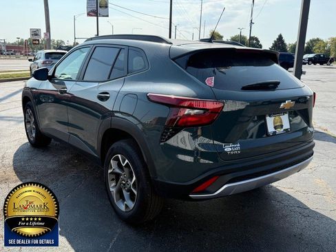Used 2025 Chevrolet Trax LT image 7