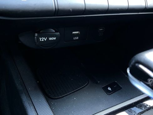 Used 2025 Hyundai Elantra SEL image 25