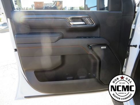 Used 2025 GMC Sierra 2500 AT4 AWD/4WD image 22