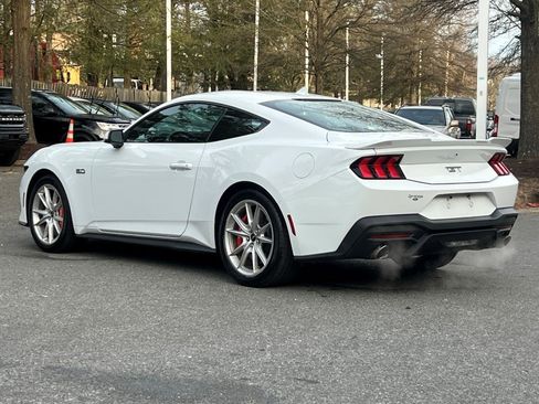 Used 2024 Ford Mustang GT Premium image 4