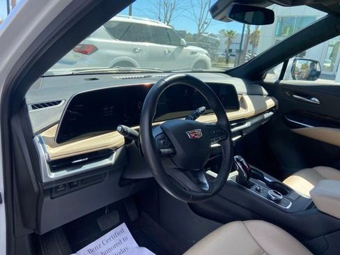 Certified 2025 Cadillac XT4 Premium Luxury image 10