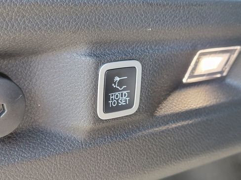 Used 2024 Jeep Grand Cherokee L Altitude image 23