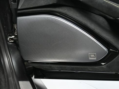 Used 2022 Ferrari Roma image 28