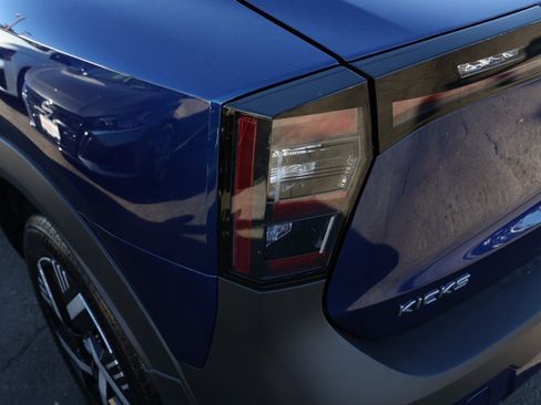 New 2026 Nissan Kicks SV image 7