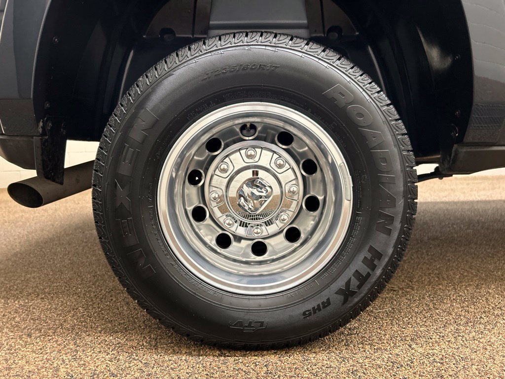 Used 2025 RAM 3500 Limited AWD/4WD image 29