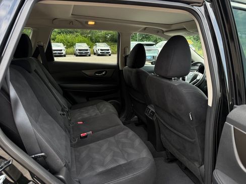 Used 2015 Nissan Rogue SV w/ SV Premium Package AWD/4WD image 18